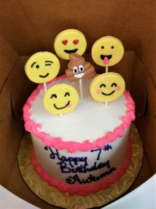 Mini Emoji birthday Cakes | HilaryStyle