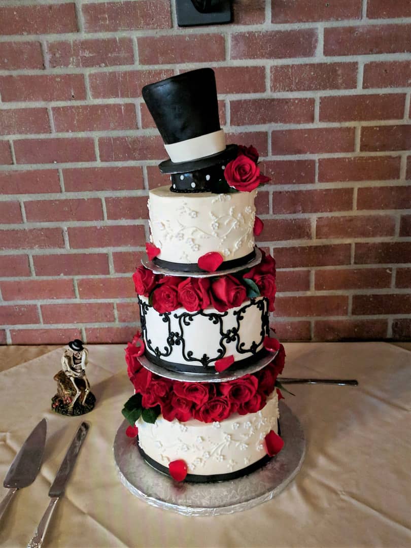 Red Roses Wedding Cake