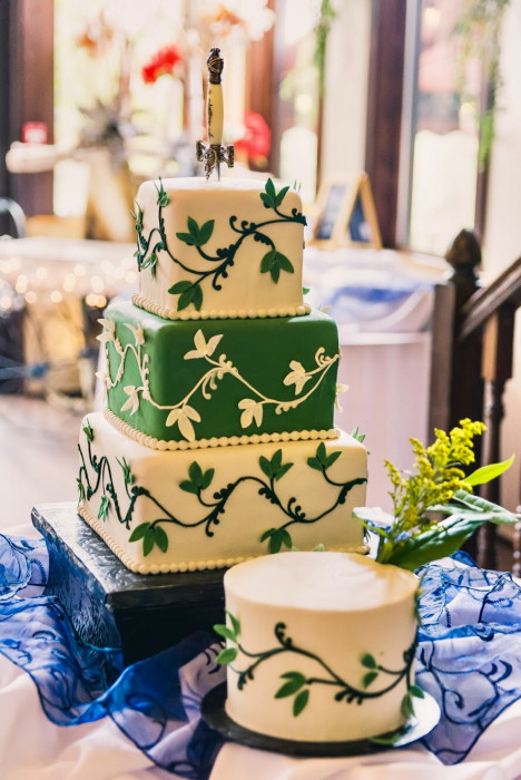 Green and White Wedding Cake Green and White Wedding Cake